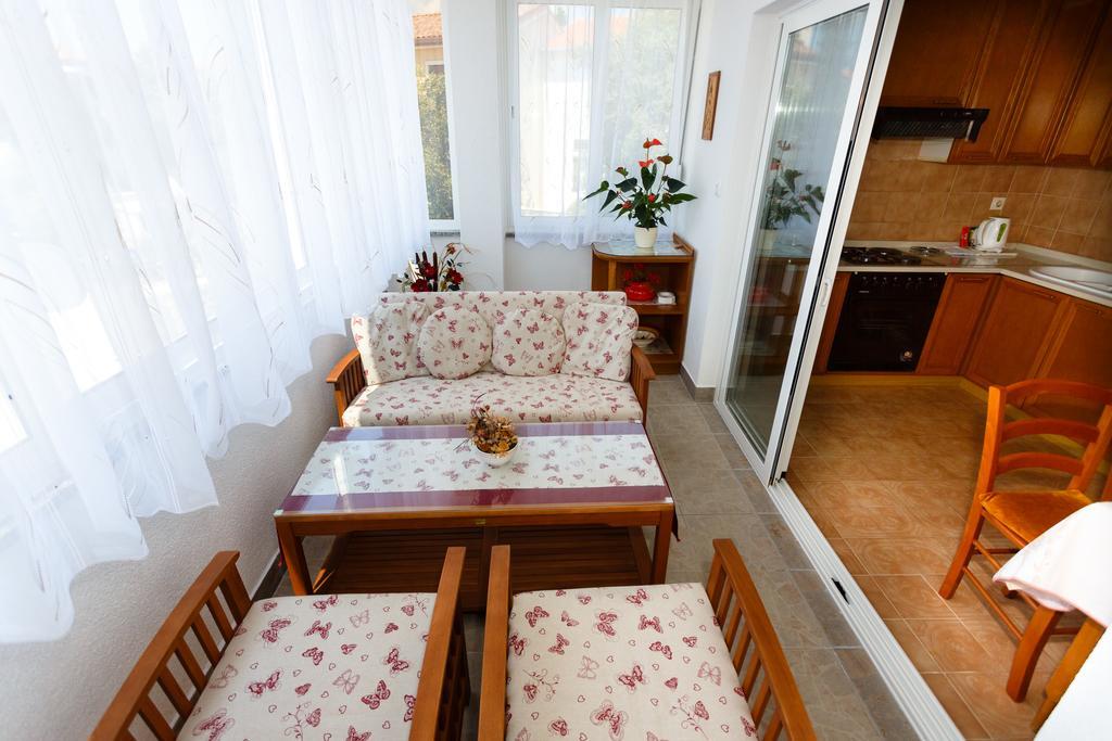 Villa Rosi Krk Town Exterior photo