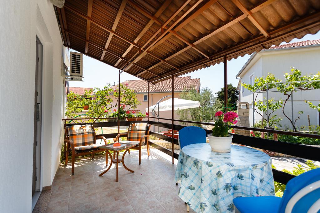 Villa Rosi Krk Town Exterior photo