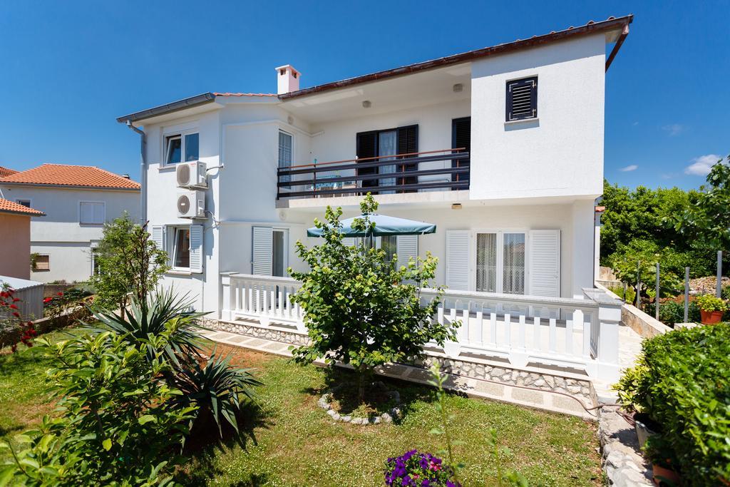 Villa Rosi Krk Town Exterior photo